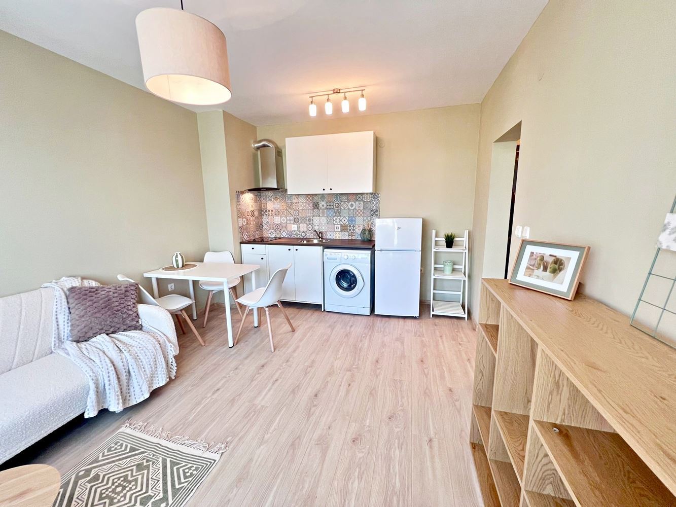 Stylish one-bedroom apartment with low maintenance fee in an excellent complex in Sunny Beach – ready to move in or for investment