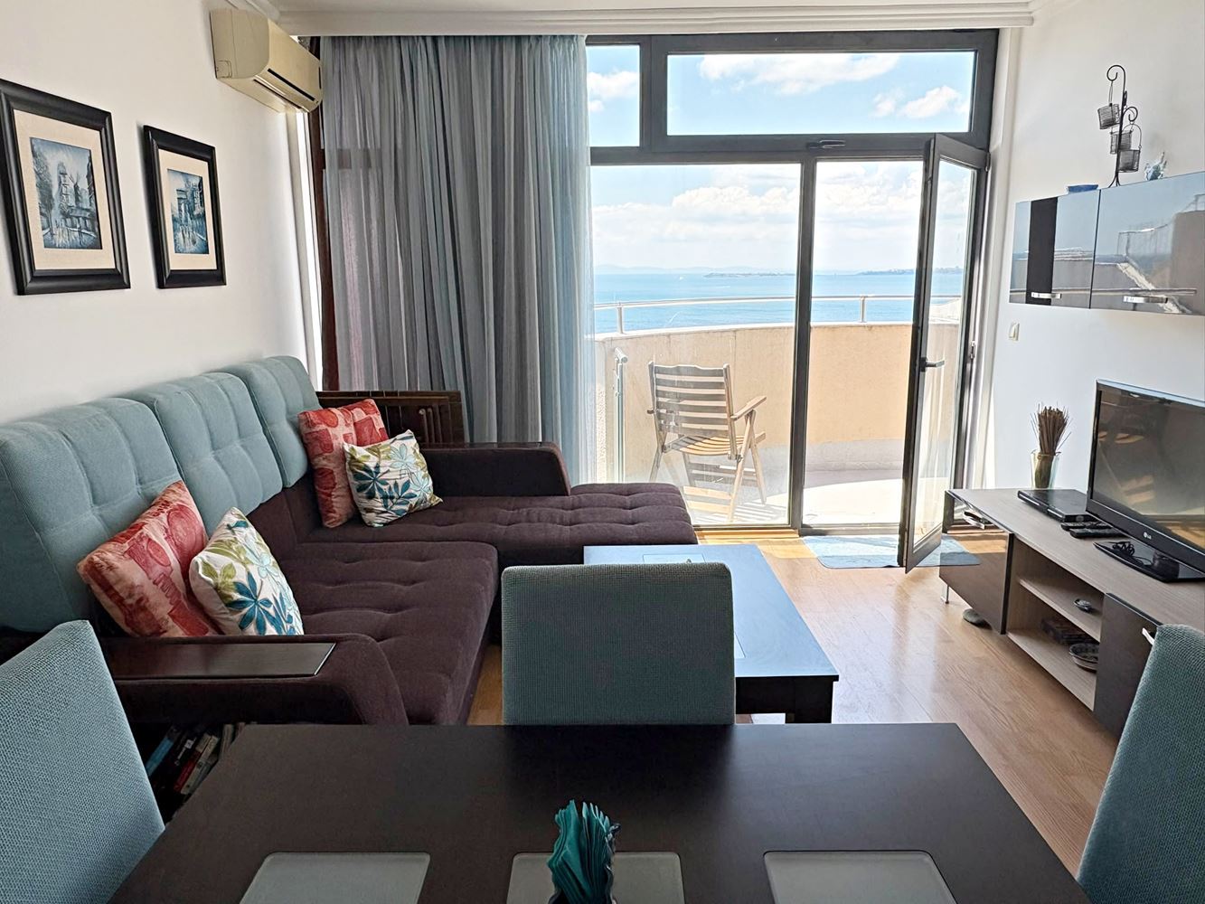Luxury One-Bedroom Apartment with Panoramic Sea View on the First Line in Sveti Vlas