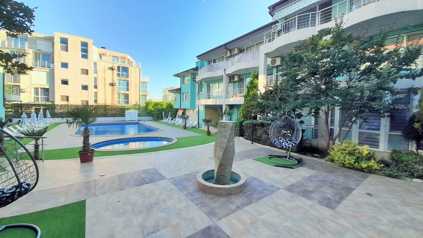 Comfortable One-Bedroom Apartment in a Year-Round Complex with Parking in Sarafovo  