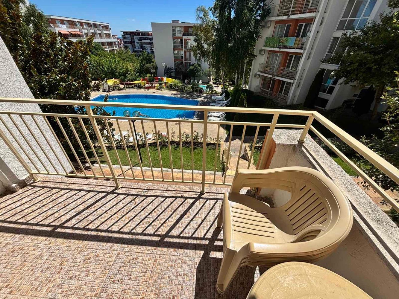 Apartment with a Beautiful Pool View in Sveti Vlas – Your Place for a Seaside Holiday