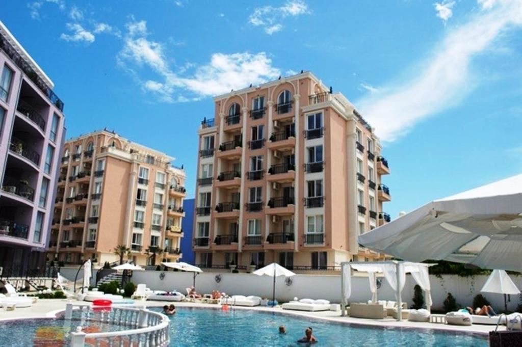 Spacious Studio Apartment with Separate Living Areas in a Prestigious Complex Near Cacao Beach in Sunny Beach