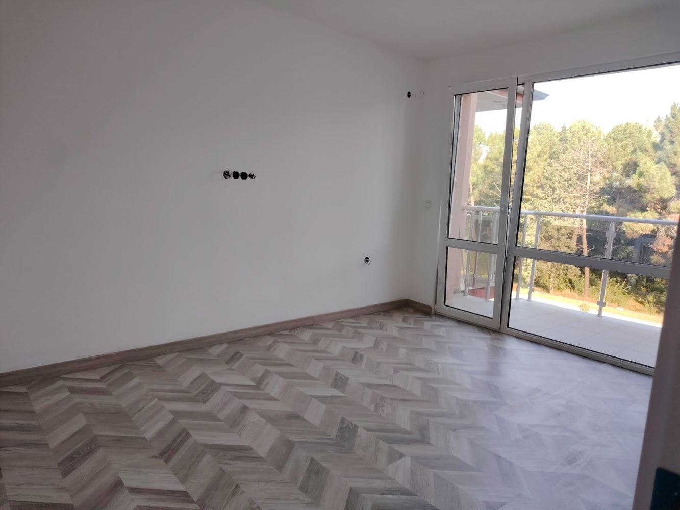 New two-bedroom apartment with no maintenance fee – after renovation, in “Black Sea 1”, Nesebar