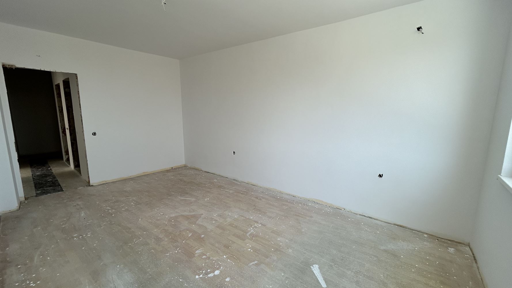 Apartment with Two Bedrooms, South Exposure on the First Sea Line – Space, Comfort and Excellent Investment Opportunity