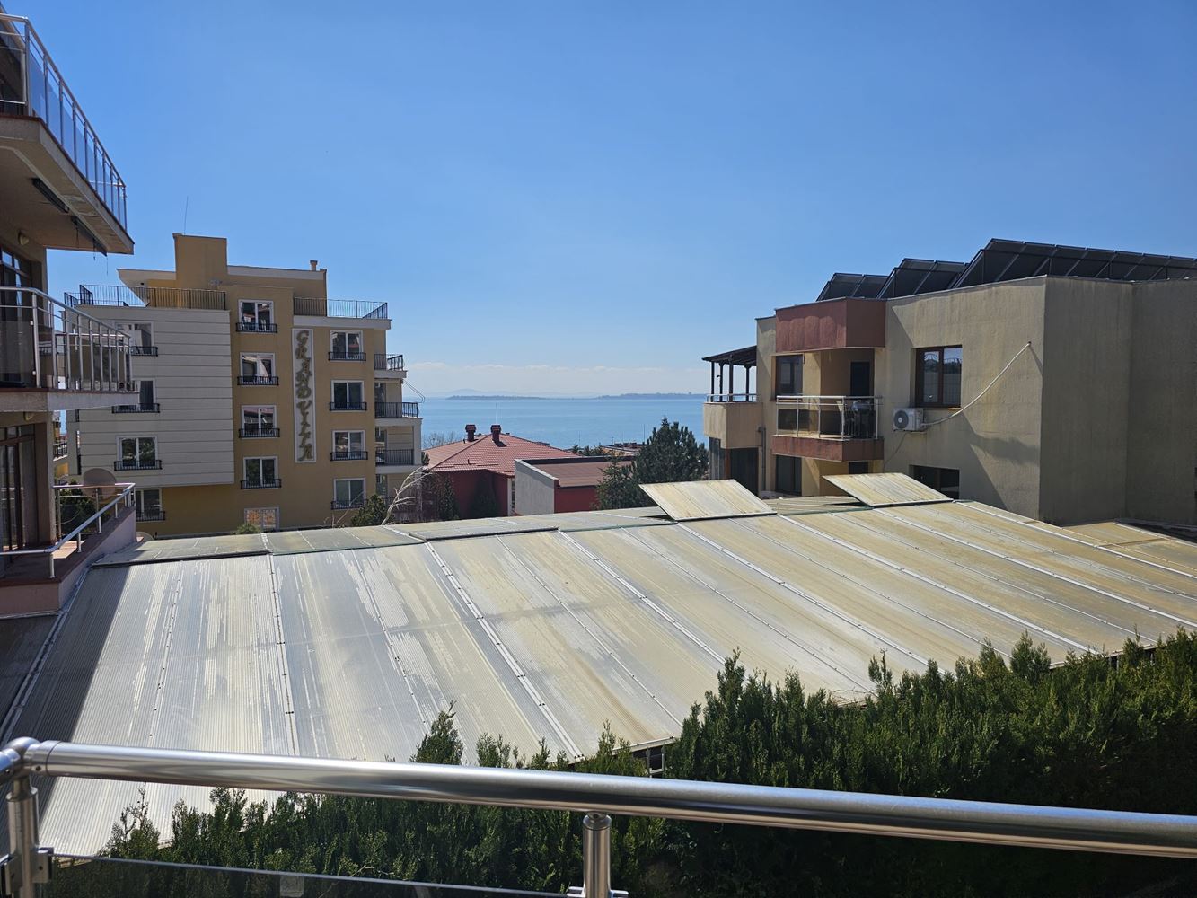 One-bedroom apartment with sea view in Sveti Vlas – prestige, comfort and location 100 m from the beach. With a parking space in the complex