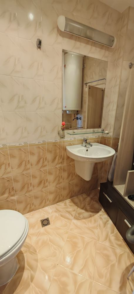 Three-room apartment 200 m from the sea in Sveti Vlas with two terraces and partial sea view