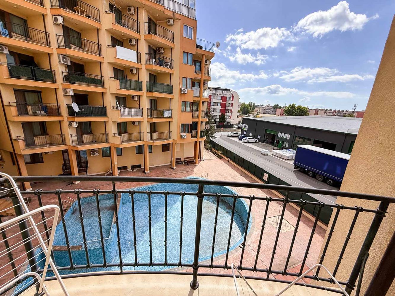 Sunny Beach: Cozy One-Bedroom Apartment with Low Maintenance Fee