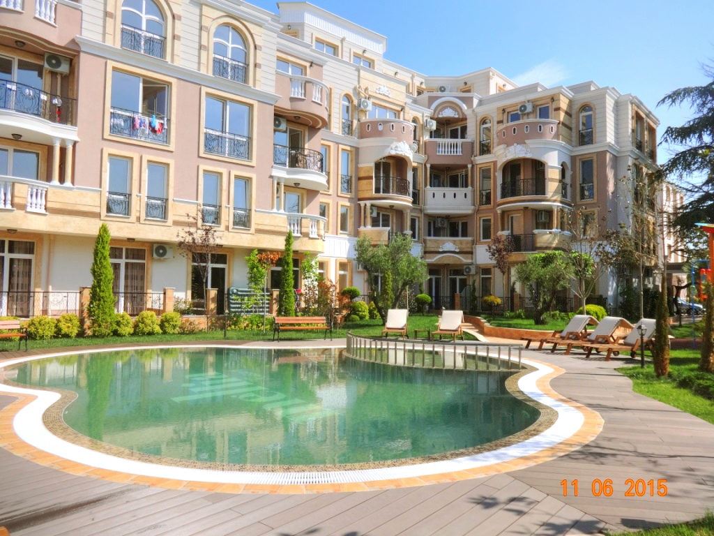 Spacious Two-Bedroom Apartment with Sea Panorama in Ravda