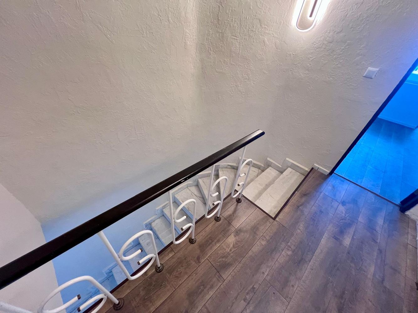 First-line sea property in Ravda – two-bedroom maisonette with sea view and private parking space