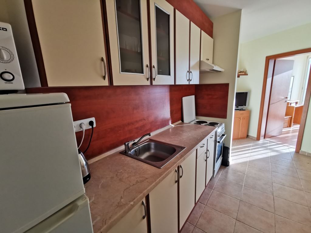 Two-bedroom apartment with sea panorama and private beach in a prestigious complex in Sveti Vlas