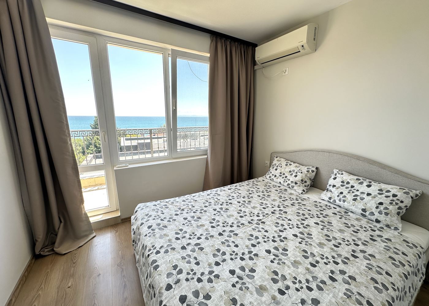 One-bedroom apartment on the first line with panoramic sea view in Nessebar