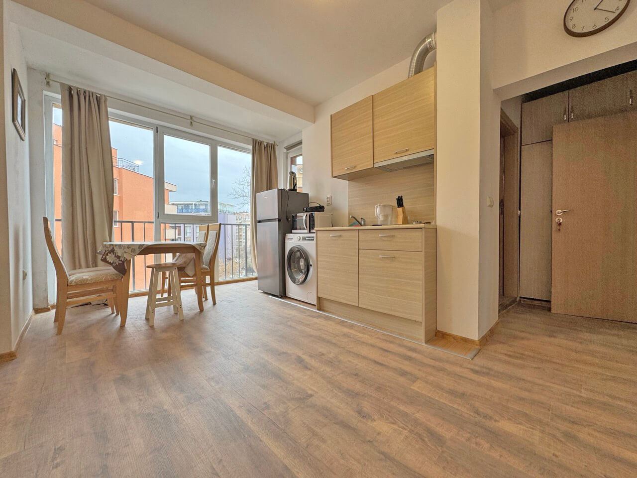 One-bedroom apartment with pool view in a prestigious complex in Sunny Beach