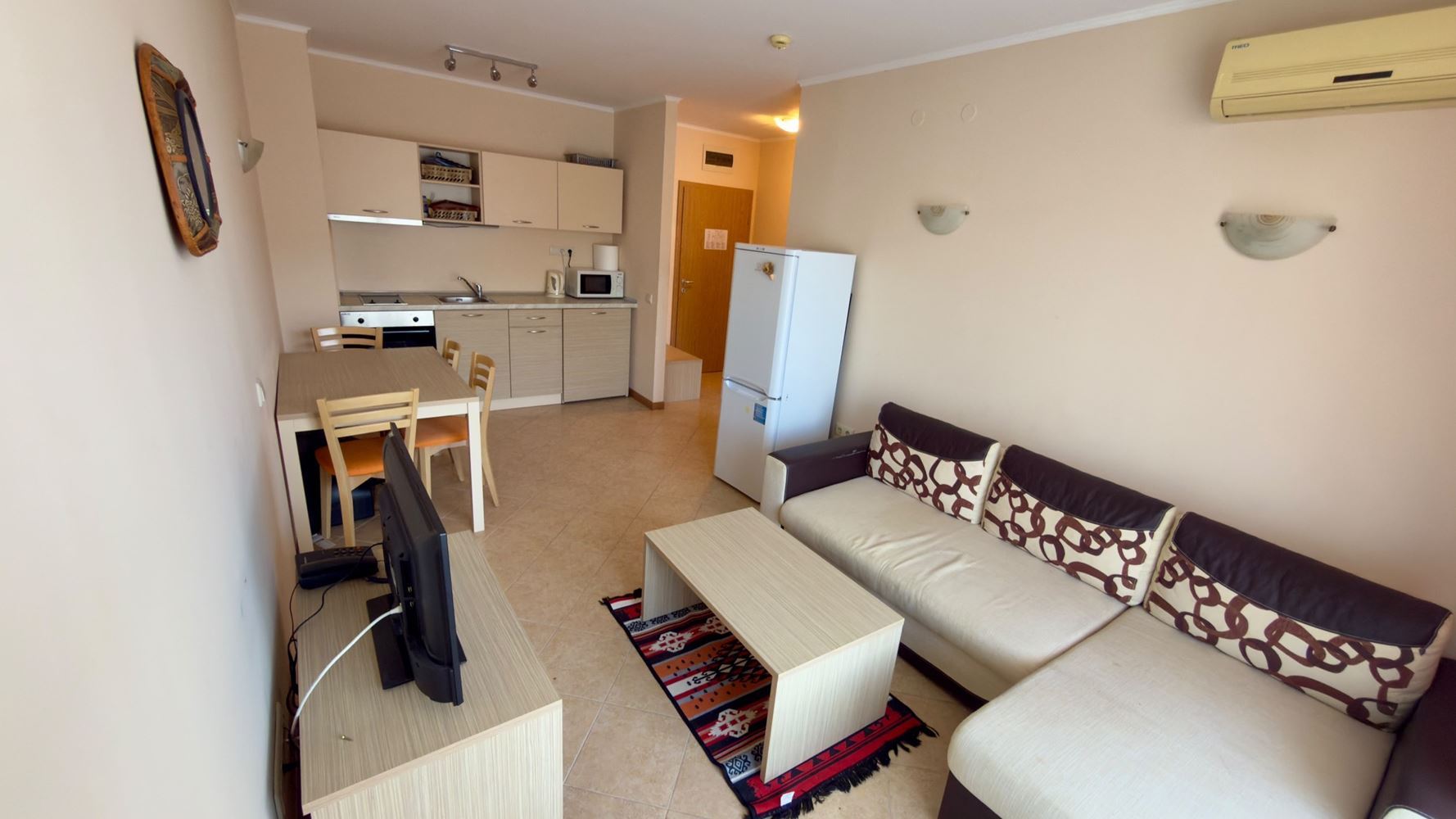 Spacious One-Bedroom Apartment with a Large Terrace and Pool View in Sunny Beach