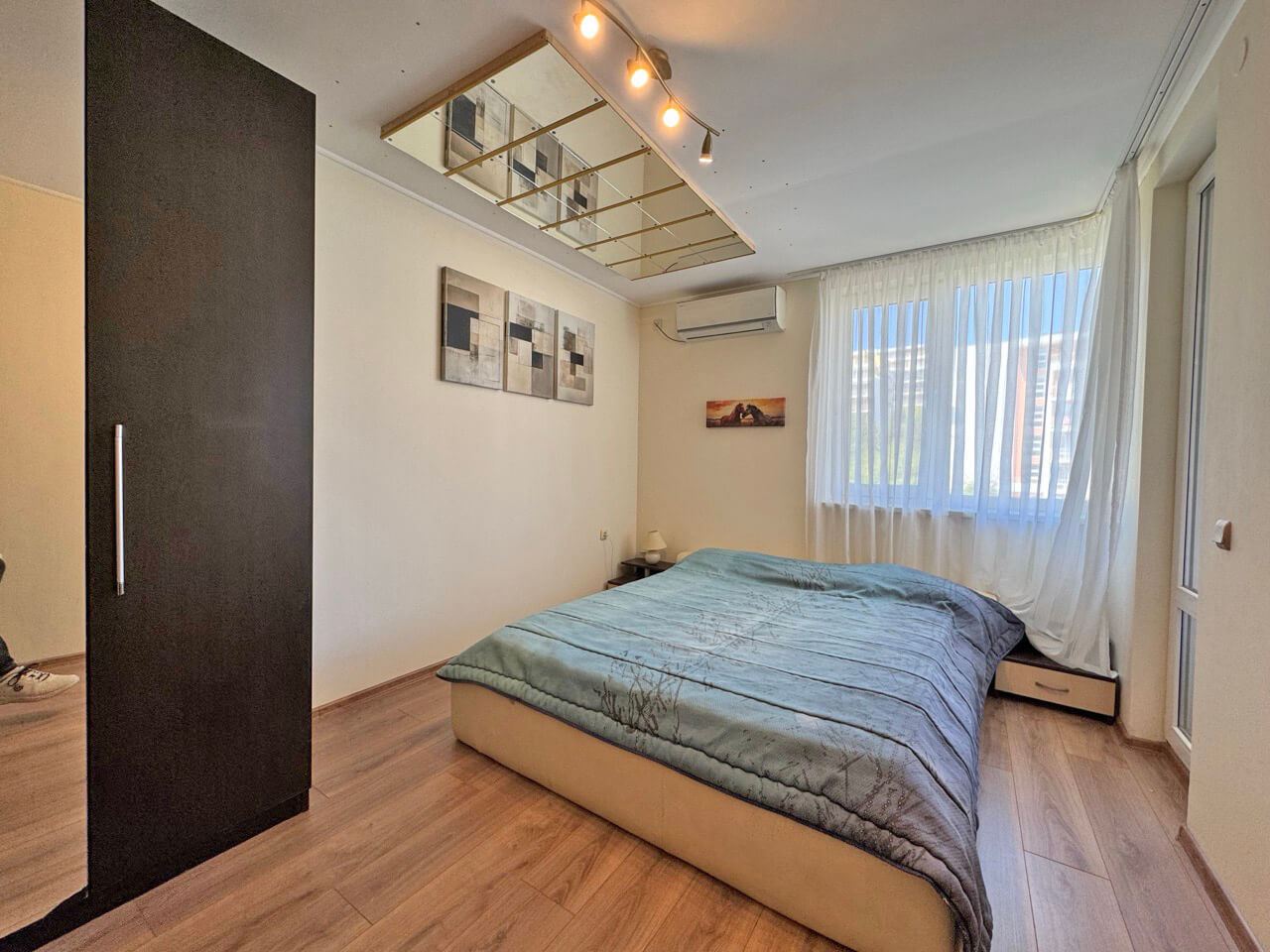 Two-bedroom apartment in a luxury complex on the first line in Sveti Vlas