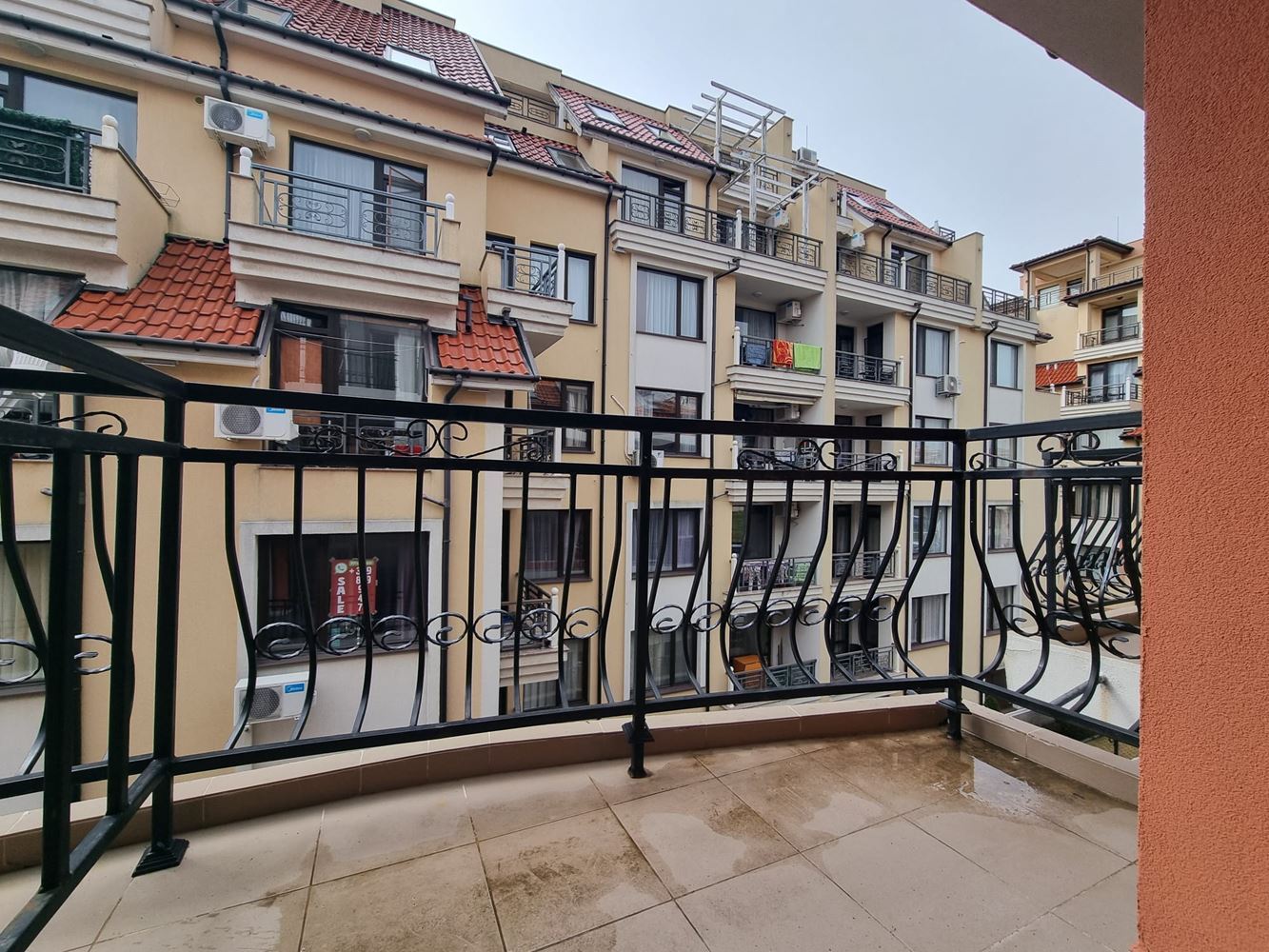 One-bedroom apartment in Sveti Vlas with no maintenance fee – comfort and tranquility 400 m from the sea