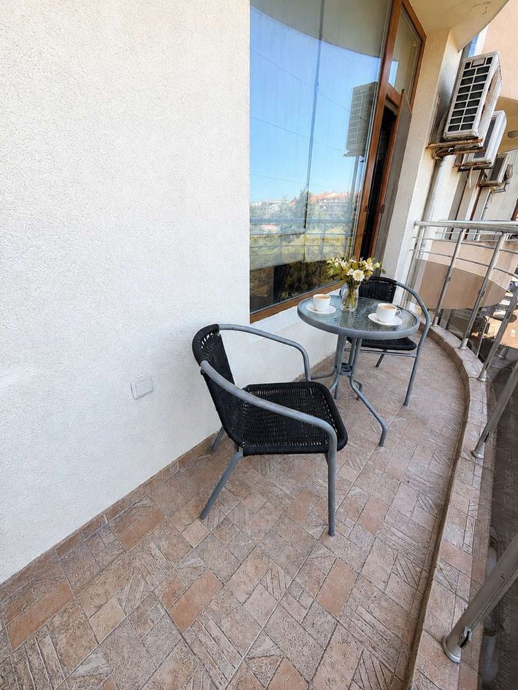 Pomorie, the Centre and the Sea Just a Step Away – Cosy One-Bedroom Apartment with Partial Sea View