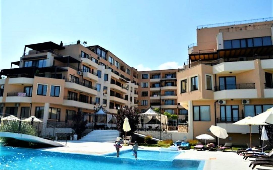 Two-bedroom apartment 50 meters from the beach in Ravda – modern building, comfort, and excellent location