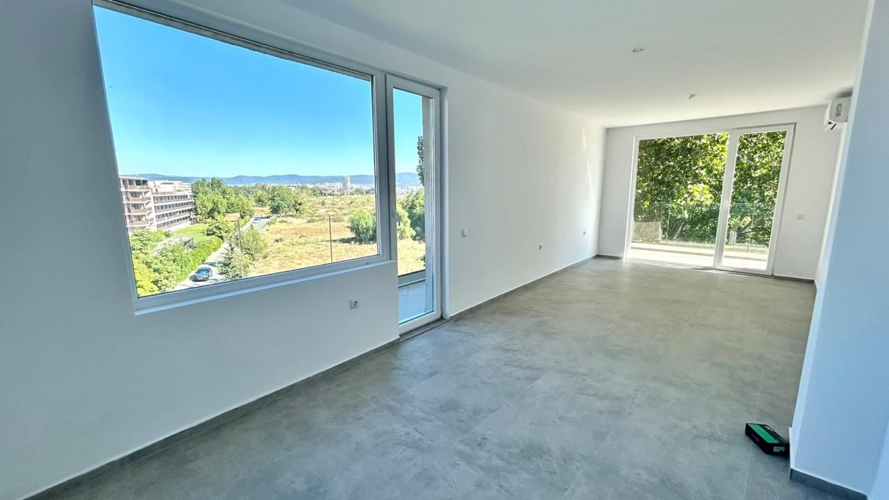 First Line in Sunny Beach – Spacious One-Bedroom Apartment with Sea, Mountain and City Views