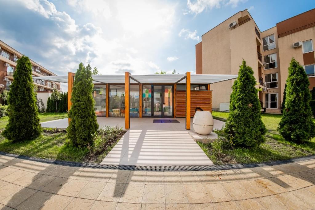 Spacious Studio in an Excellent Complex Near the Aquapark in Sunny Beach – Ready for Use or Investment