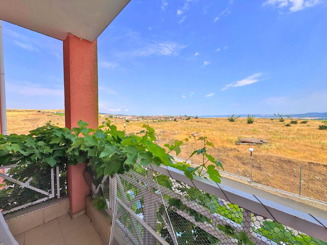 Spacious two-bedroom apartment – comfort, tranquility and excellent amenities in a modern complex