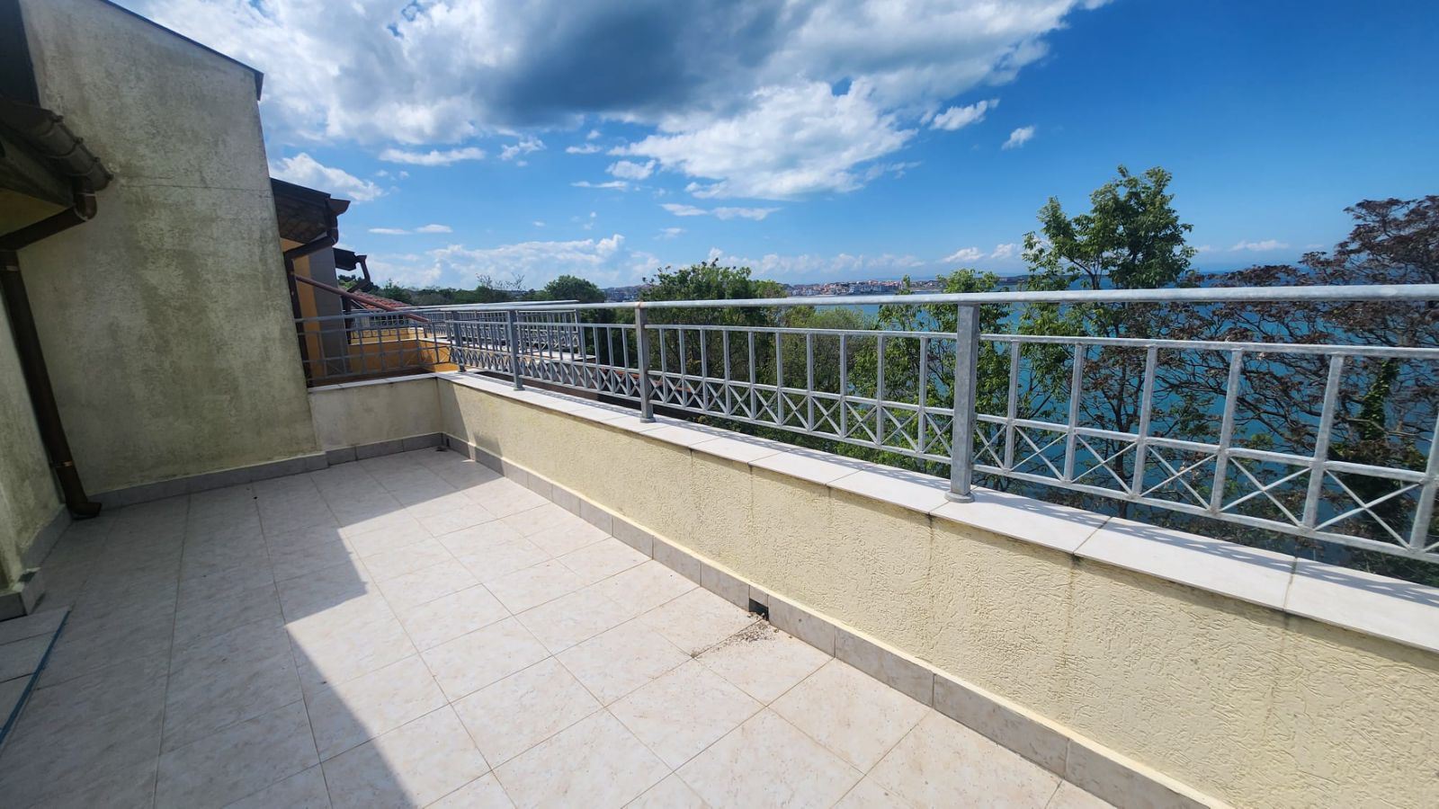 Maisonette on the first line to the sea in Sozopol with panoramic views and a boutique location
