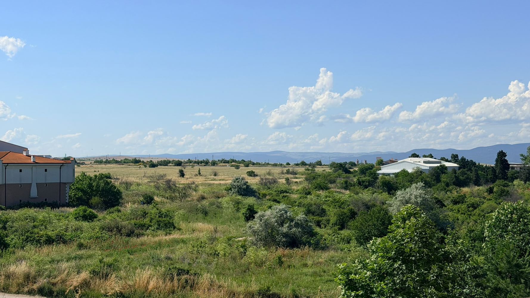 Two-room apartment with panoramic sea view, just a step away from the sea in Ravda
