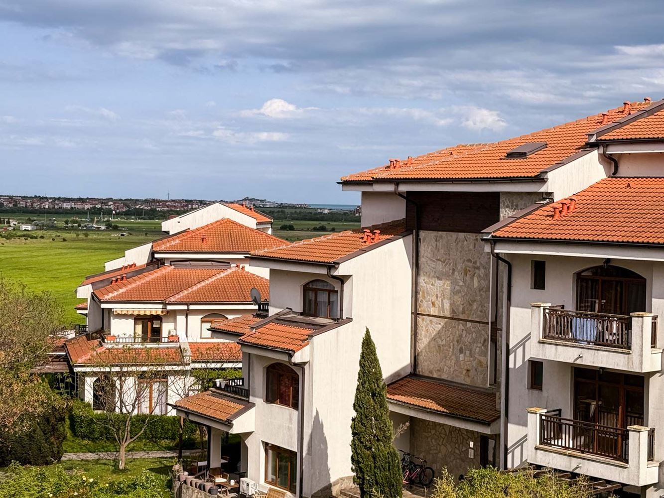 Spacious Two-Bedroom Apartment with Partial Sea Views in Aheloy