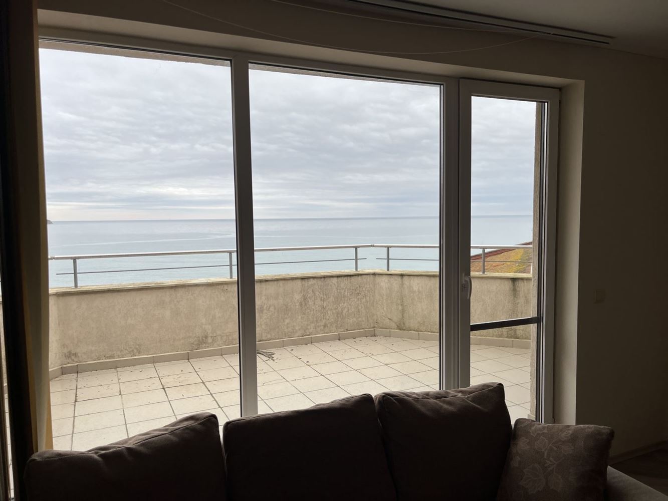 Obzor – furnished one-bedroom apartment on the first line with panoramic sea view
