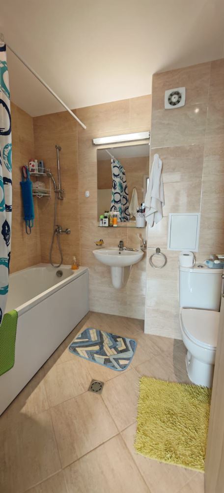 Three-room Apartment with Pool Views and Partial Sea Views, 200 Metres from the Beach in Sveti Vlas
