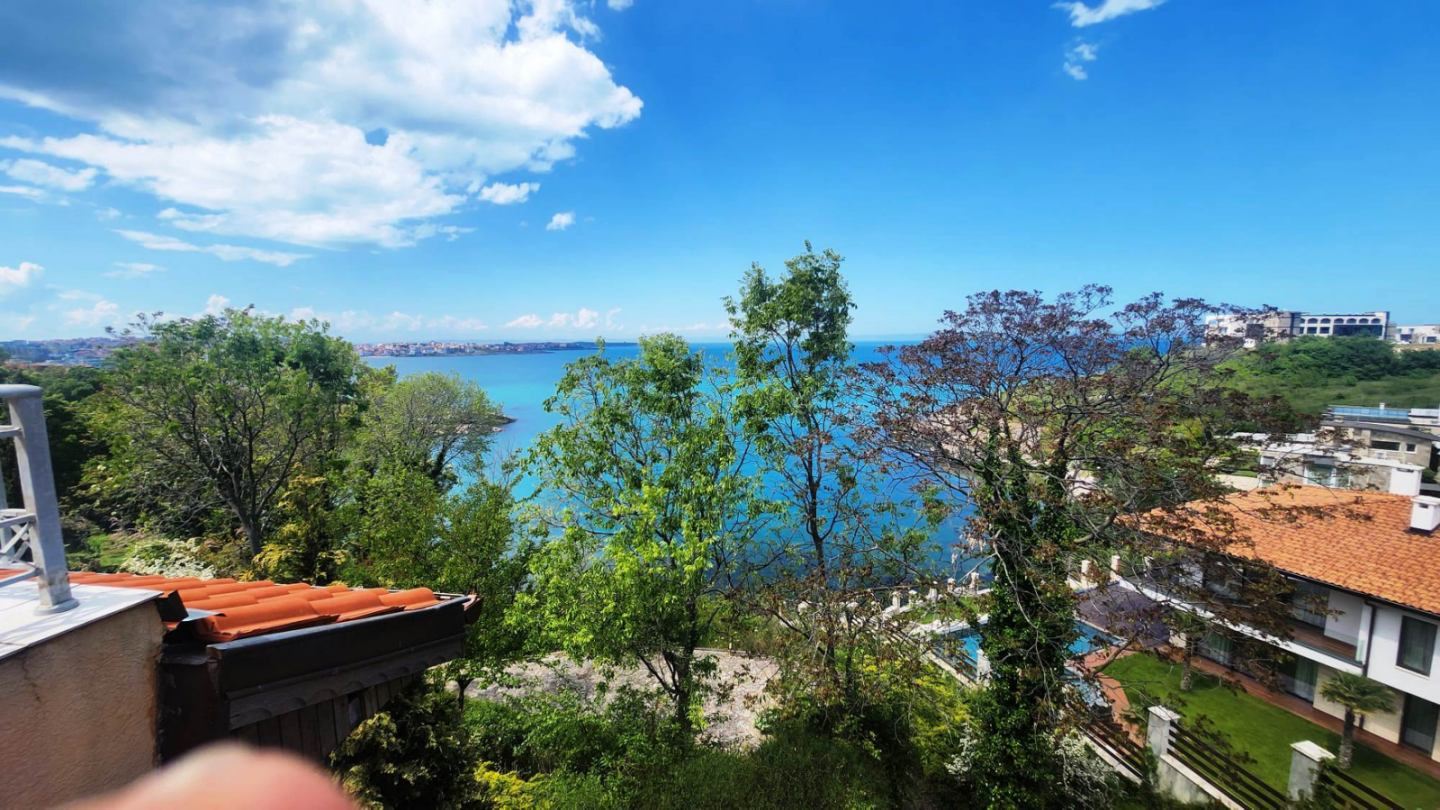 Maisonette on the first line to the sea in Sozopol with panoramic views and a boutique location