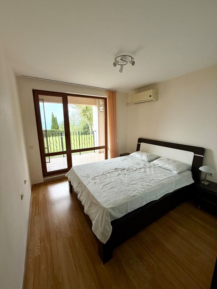 Cozy apartment in Sveti Vlas on the ground floor – sea, mountain and luxury complex