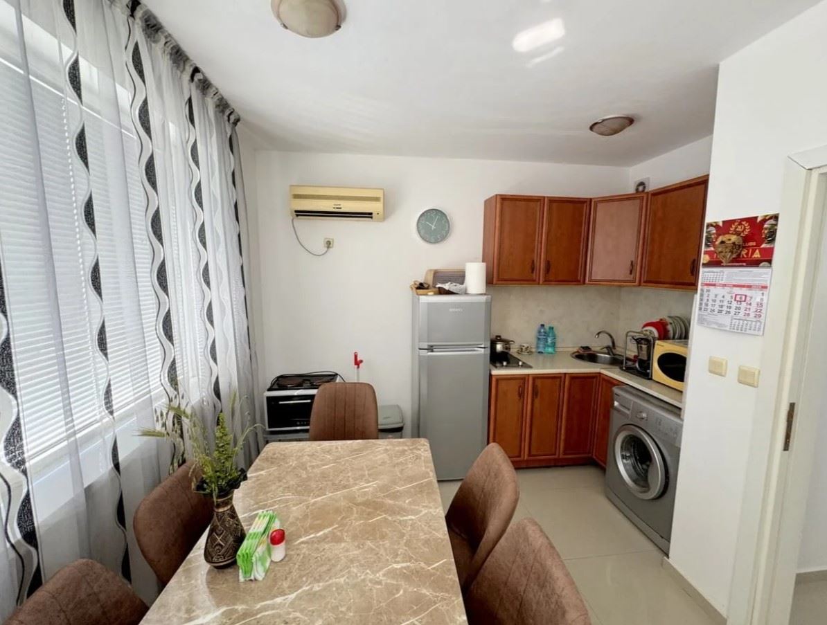 One-bedroom apartment in Ravda – fully furnished, in a residential building and 500 metres from the sea