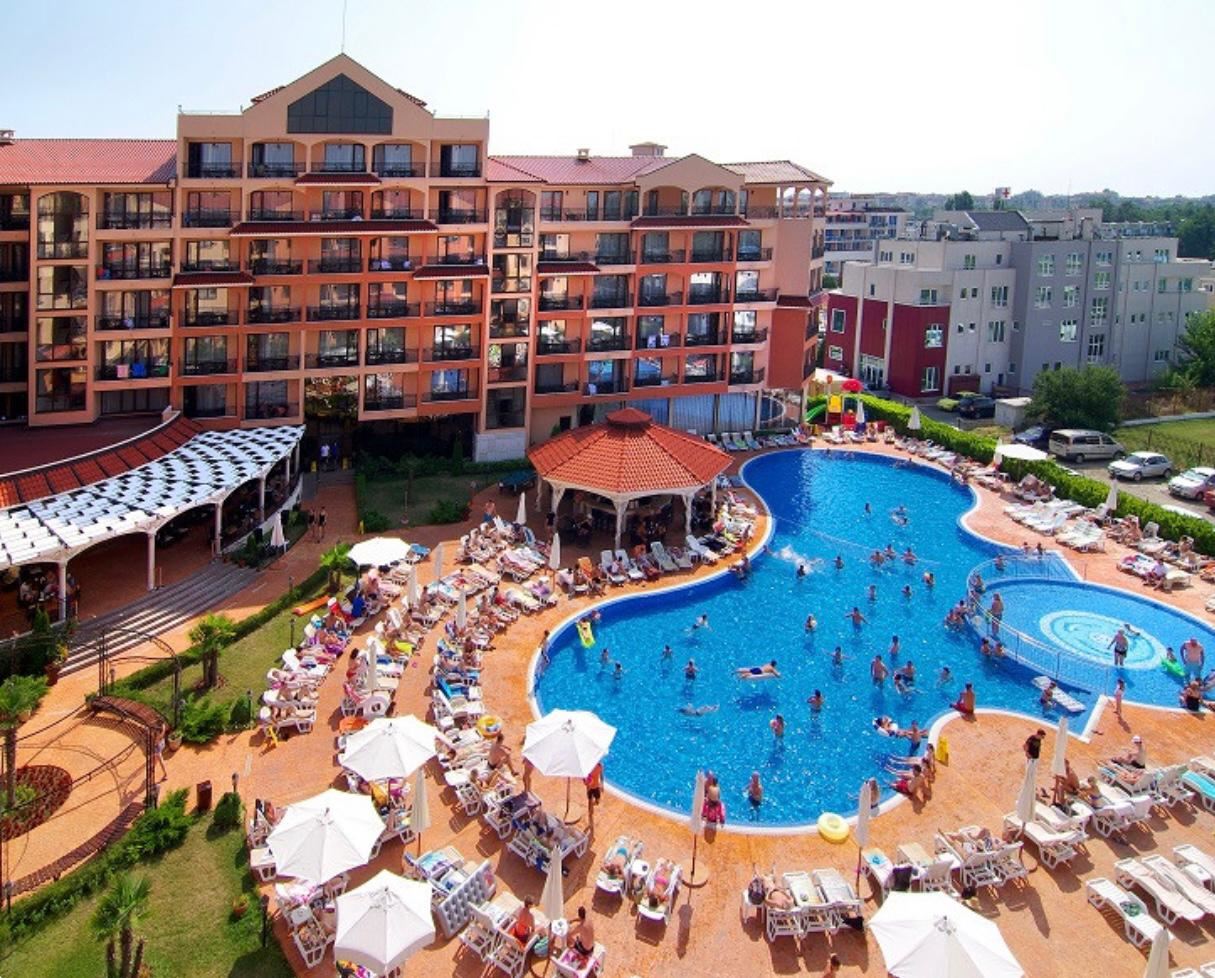 Cozy studio in Sunny Beach – fully furnished, with a small garden and excellent rental potential
