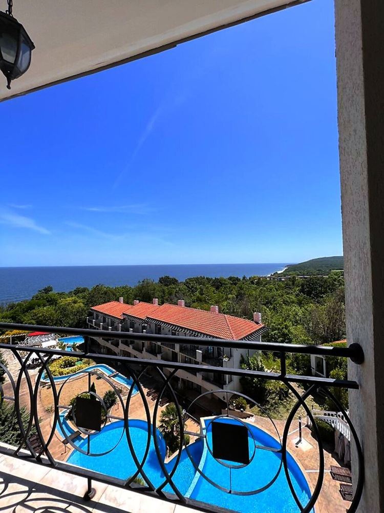 Wonderful One-Bedroom Apartment with Sea Views in a Luxury Seafront Complex in Obzor