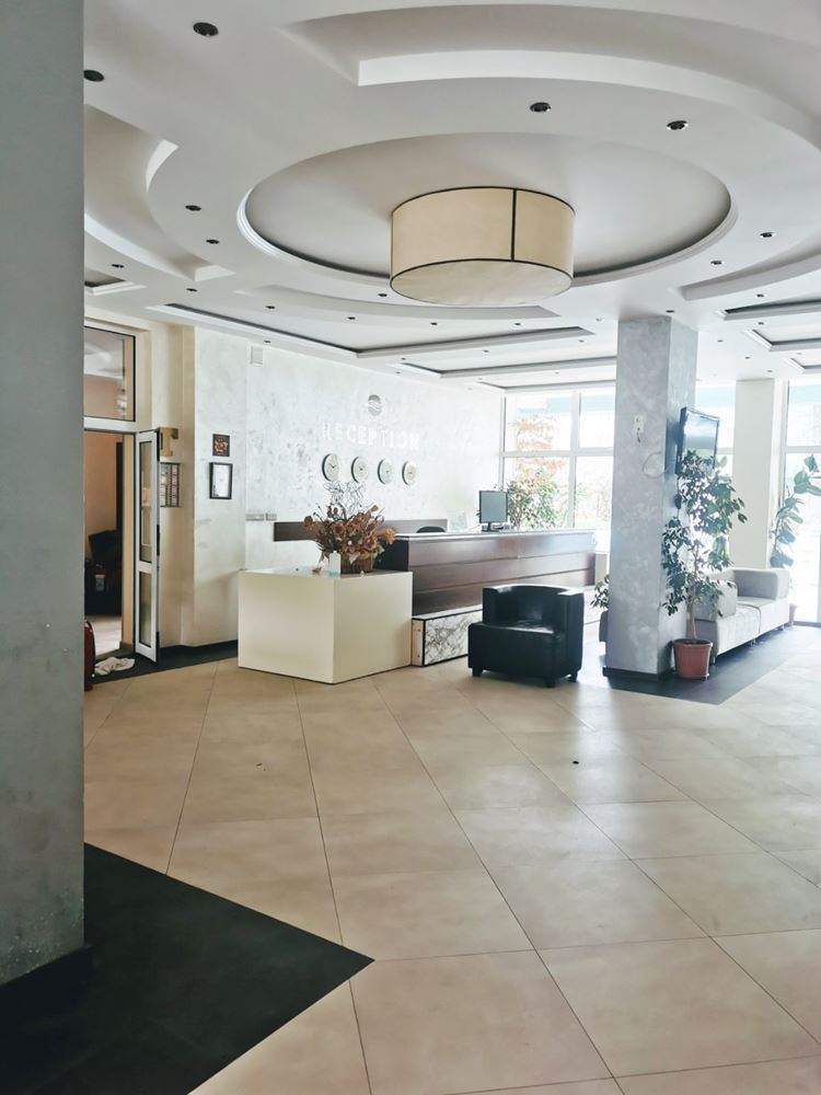 Only 100 meters from the sea! Spacious one-bedroom apartment overlooking the pool in one of the most sought-after complexes in Sunny Beach