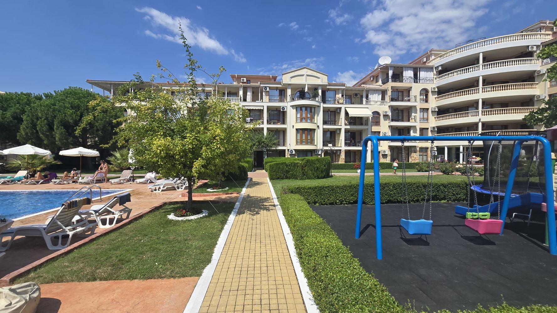 One-Bedroom Apartment on the First Line by the Sea in Sveti Vlas – Ready to Move In!