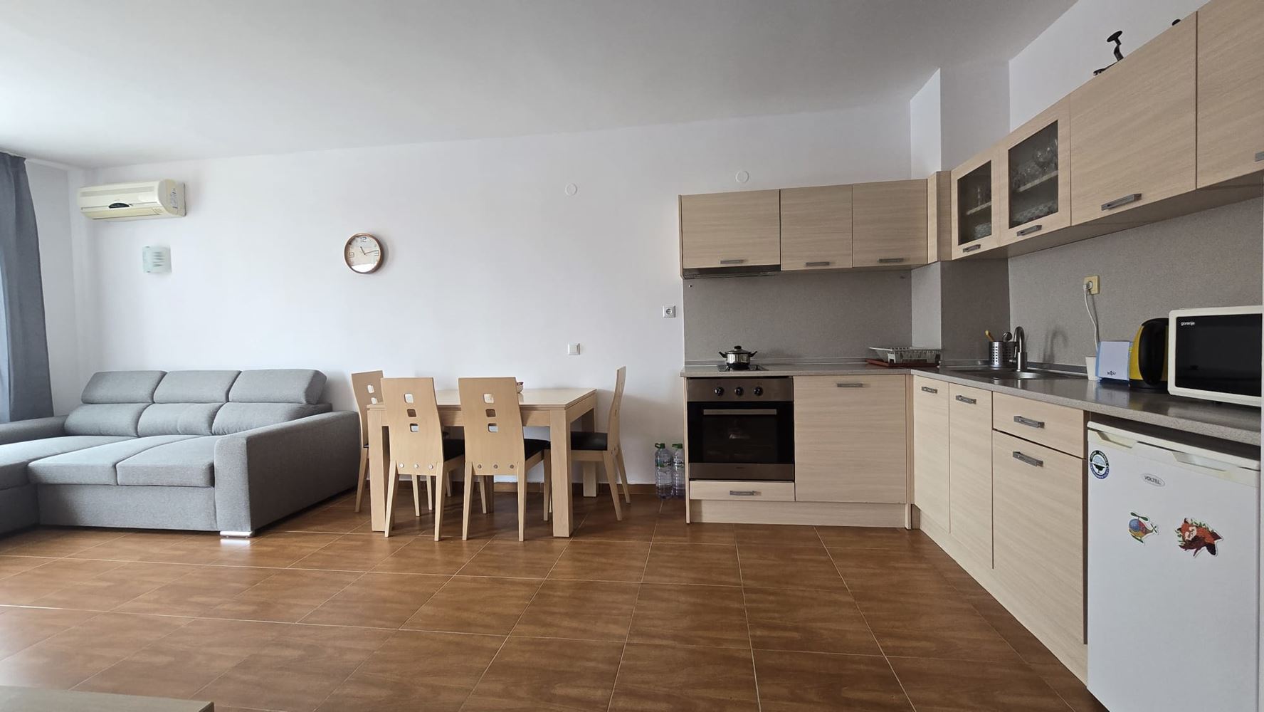 One-Bedroom Apartment with Pool View in Sveti Vlas – Just Steps from the Sea