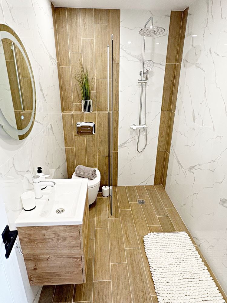 Two independent residential spaces with sea view in the center of Sveti Vlas – designer interior and private parking space