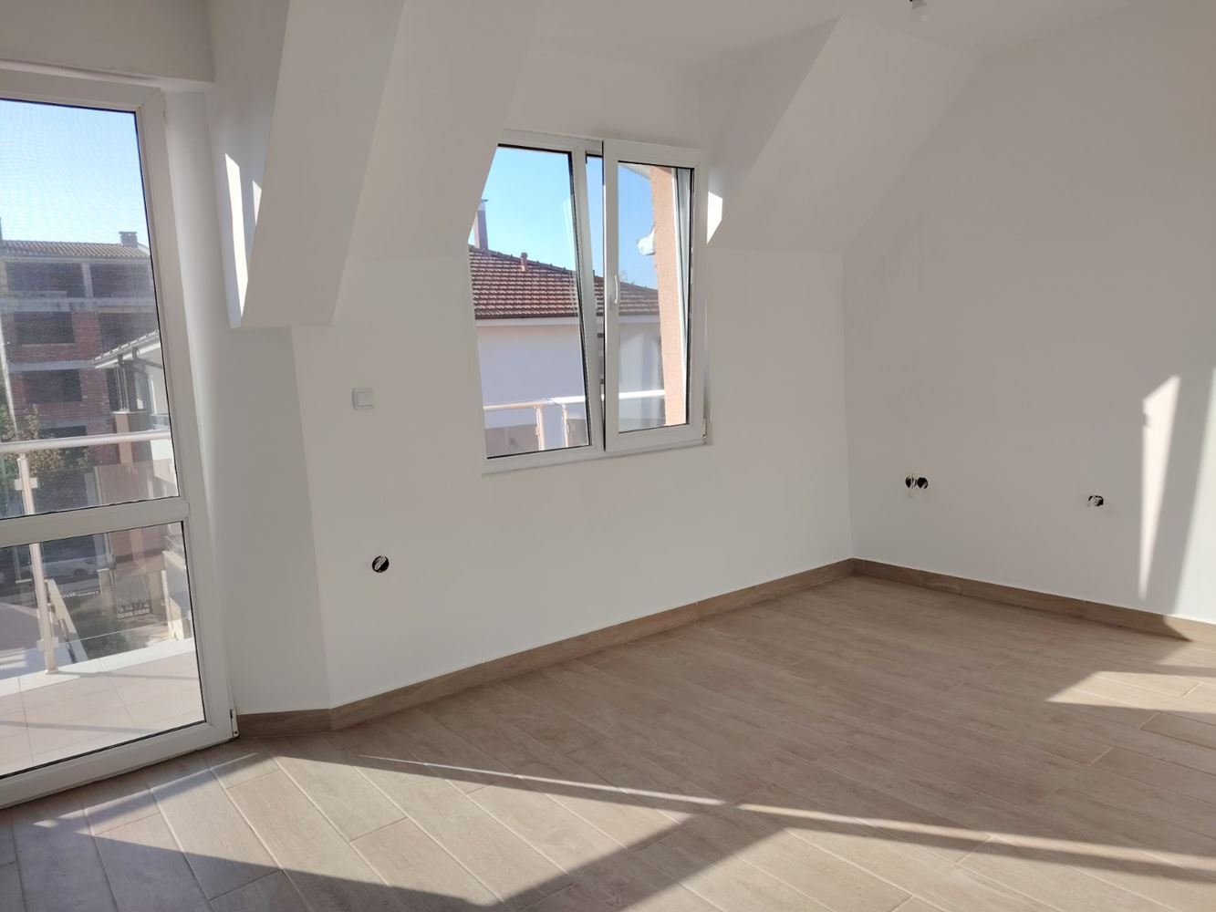 New two-bedroom apartment with no maintenance fee – after renovation, in “Black Sea 1”, Nesebar