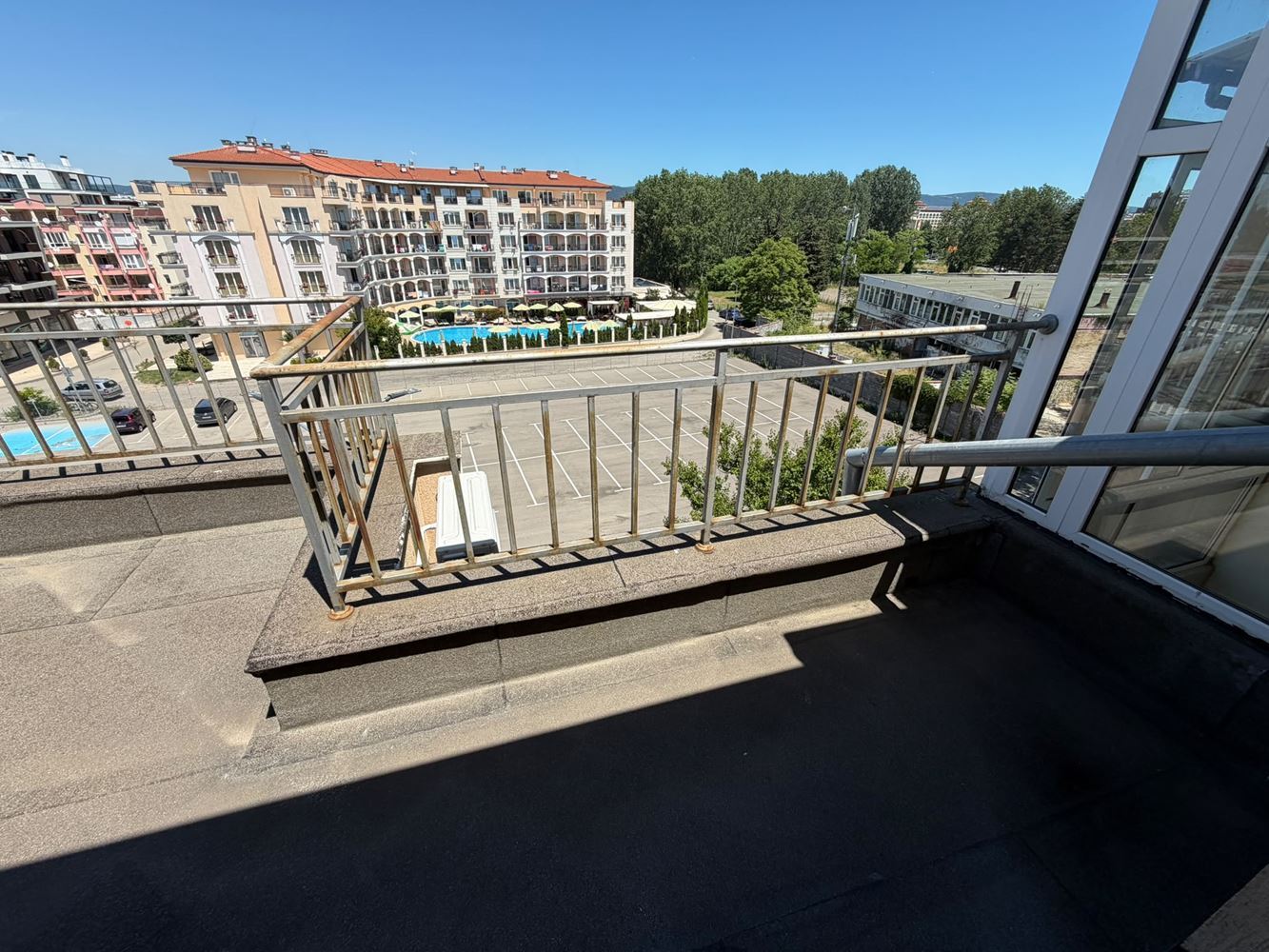 Spacious One-Bedroom Apartment in a Prestigious Gated Complex Near the Beach in Sunny Beach