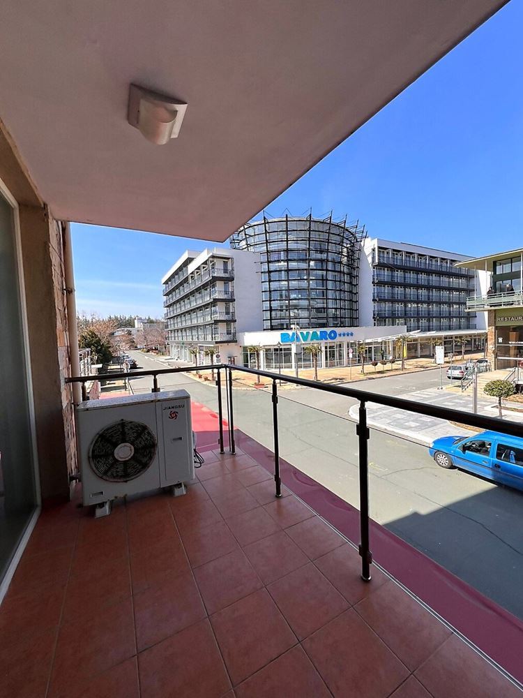 Spacious one-bedroom apartment 50 meters from the beach in Sunny Beach – excellent location and comfort in a gated complex