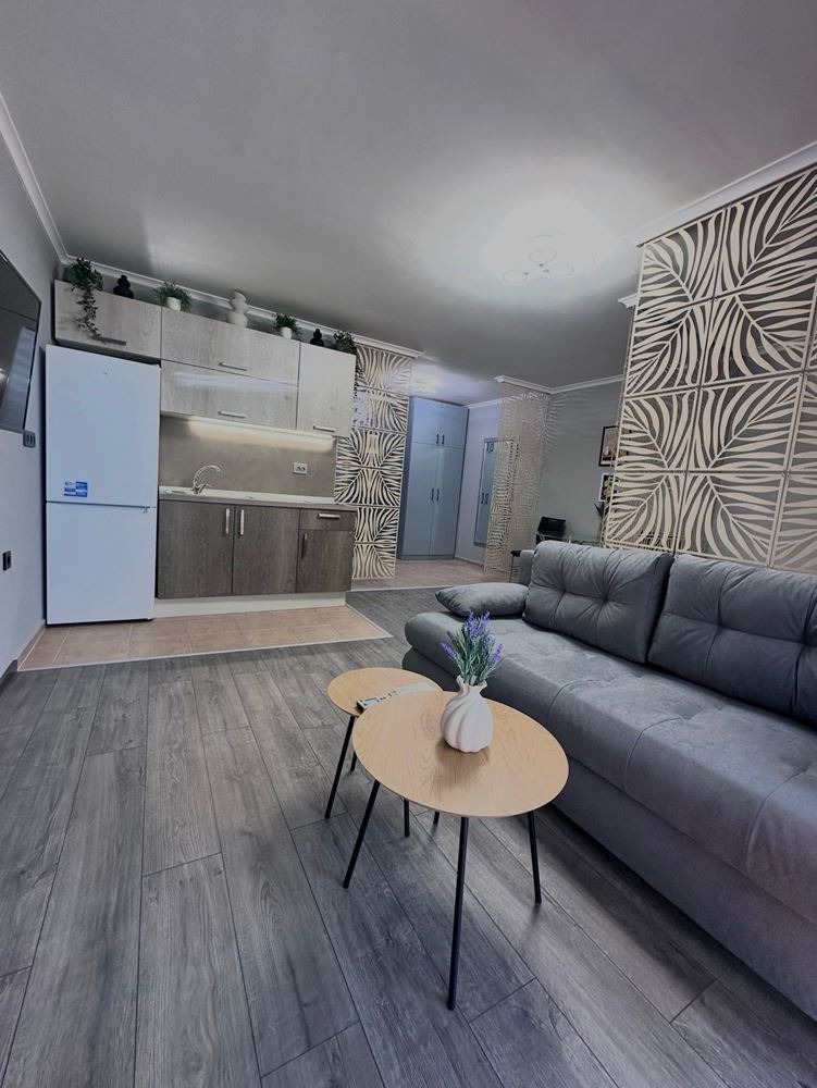 One-bedroom apartment with partial sea view in St. Vlas – furnished, renovated, in a luxury gated complex