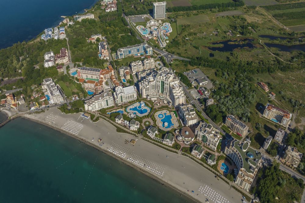 Luxury One-Bedroom Apartment on the First Line in Pomorie – Comfort and Seaside Atmosphere