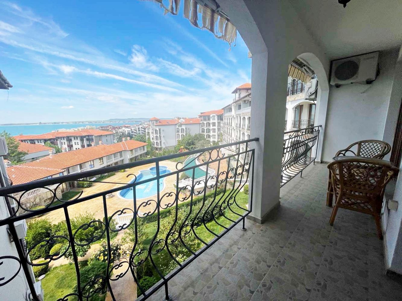 Spacious Apartment with Sea View in Saint Vlas