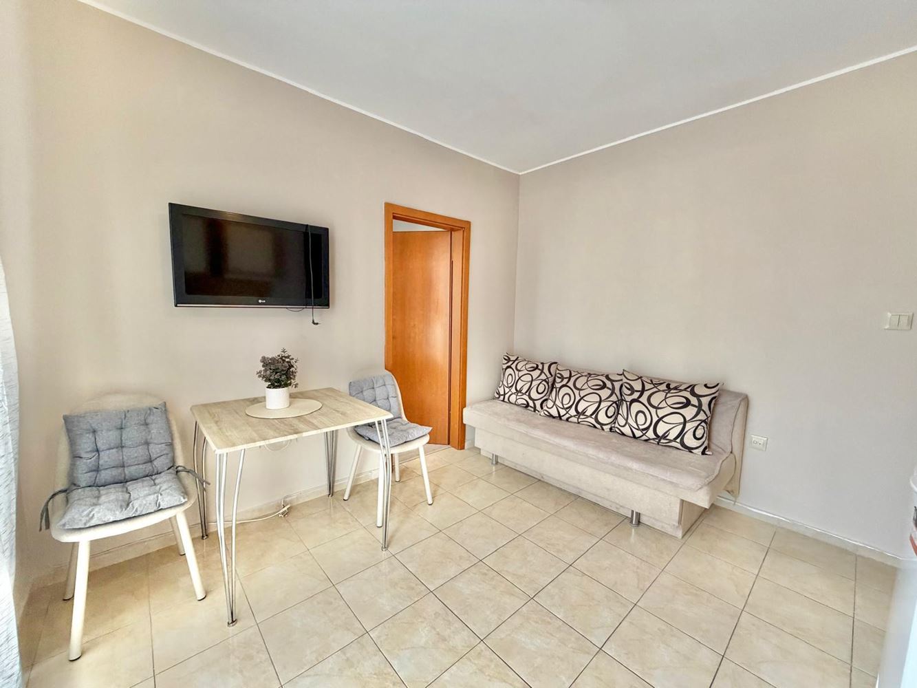Cozy and stylishly furnished apartment in Sunny Beach with an excellent location