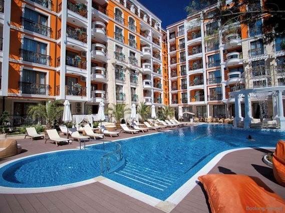 One-Bedroom Apartment with Pool View in a Year-Round Complex in the Heart of Sunny Beach