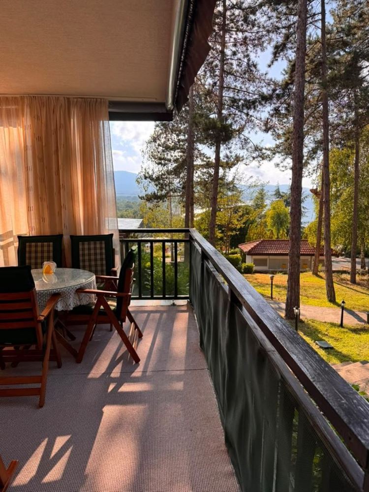 Three-room apartment with sea view surrounded by pine trees – luxury and tranquillity on the first line in Sozopol