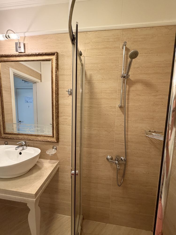 One-Bedroom Apartment with a View of the Park and Swimming Pool in a Prestigious Complex in Sunny Beach