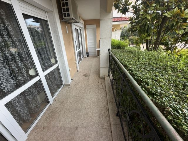 Spacious Three-Bedroom Apartment Close to the Sea with Excellent Complex Facilities