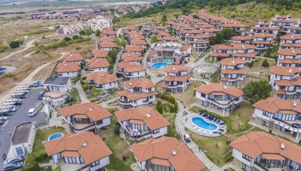 Renovated one-bedroom apartment with panoramic view in a modern complex near Sunny Beach