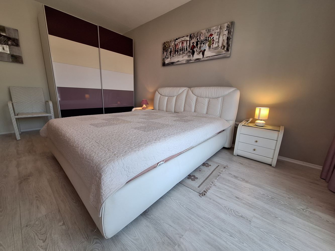 Spacious two-bedroom apartment with parking space only 200 meters from the sea in Sveti Vlas